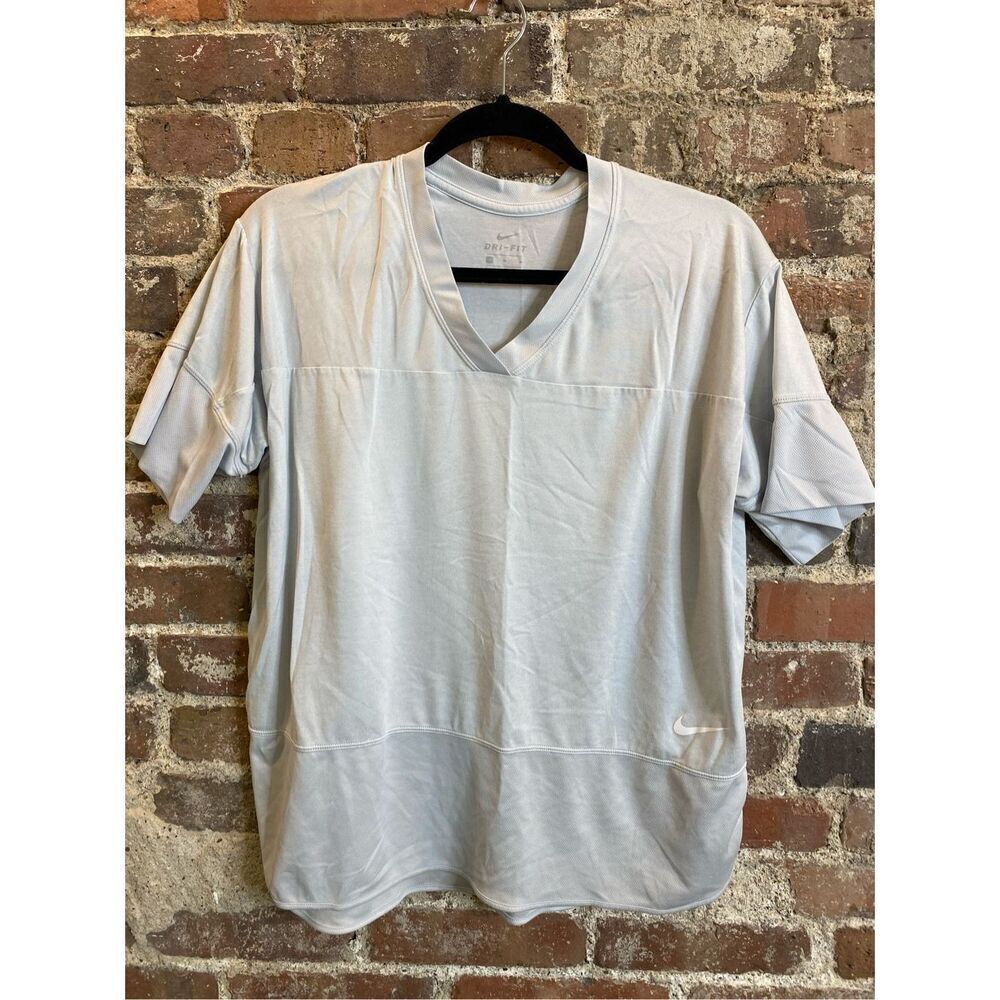 Nike Dri-Fit Light Gray V Neck Athletic Tshirt Women’s Size Medium
